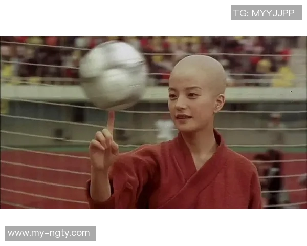 少林足球中的赵薇剃头场景引发热议，网友热评其勇气与形象转变